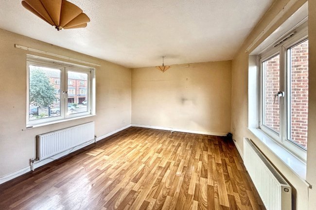 171 Medora Road, Romford, Essex RM7 7ET 5