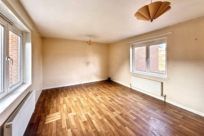 171 Medora Road, Romford, Essex RM7 7ET 5