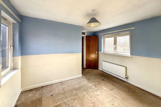 171 Medora Road, Romford, Essex RM7 7ET 5