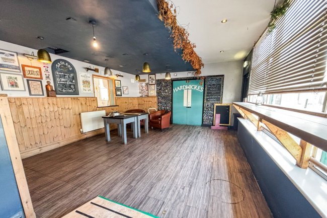 The Windsor Castle, 7 Stourbridge Road, West Midlands, DY9 7DG 4