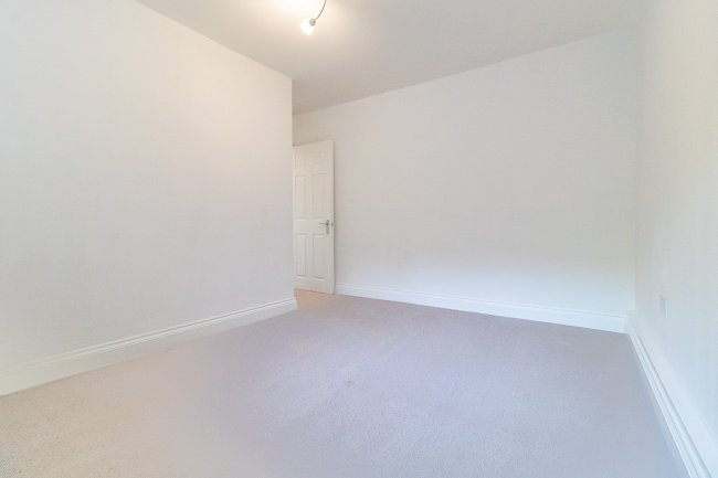 15 St Ann's Court, Sunningfields Road, Hendon, London NW4 4QY 3