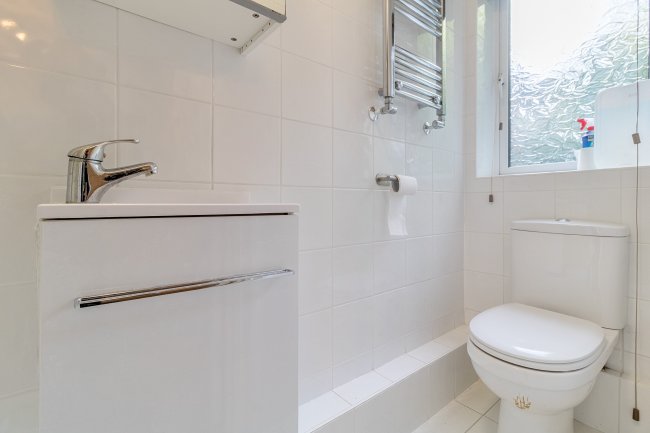 15 St Ann's Court, Sunningfields Road, Hendon, London NW4 4QY 3