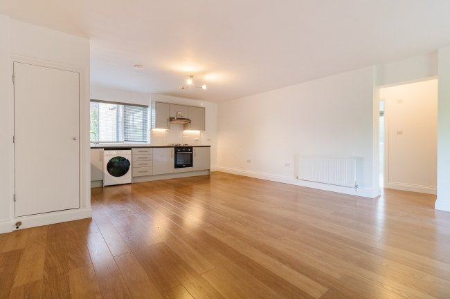 15 St Ann's Court, Sunningfields Road, Hendon, London NW4 4QY 3