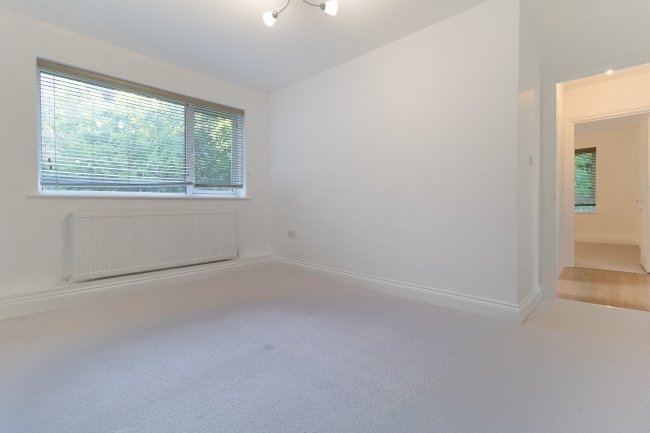 15 St Ann's Court, Sunningfields Road, Hendon, London NW4 4QY 3