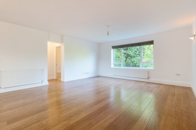 15 St Ann's Court, Sunningfields Road, Hendon, London NW4 4QY 3