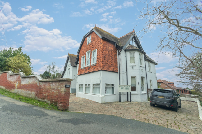 Seven Gables, York Lane, Totland Bay, Isle Of Wight PO39 0ER 8