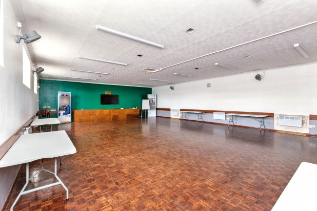 Land on the south-west side of 99 Watling Street West, Towcester NN12 6AG. 5