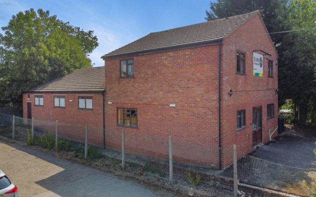 Land on the south-west side of 99 Watling Street West, Towcester NN12 6AG. 5