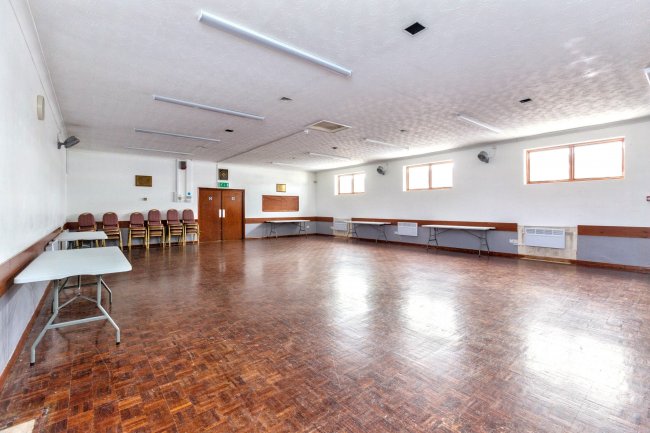 Land on the south-west side of 99 Watling Street West, Towcester NN12 6AG. 5