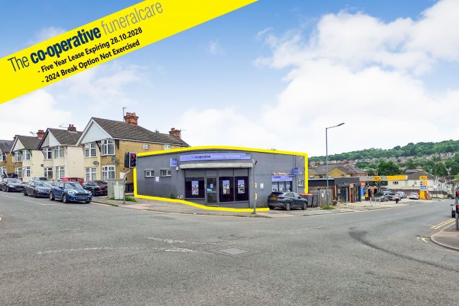 110 Dashwood Avenue, High Wycombe, HP12 3EB 2