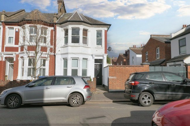 Flat 4, 2 Buxton Road, Willesden Green, London NW2 5BJ 1