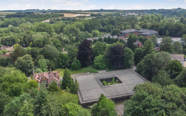 Kings Worthy House & Kings Worthy Court, London Road, Kings Worthy, Winchester, Hampshire, SO23 7QA 6