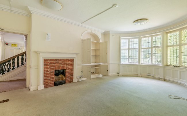 Kings Worthy House & Kings Worthy Court, London Road, Kings Worthy, Winchester, Hampshire, SO23 7QA 6