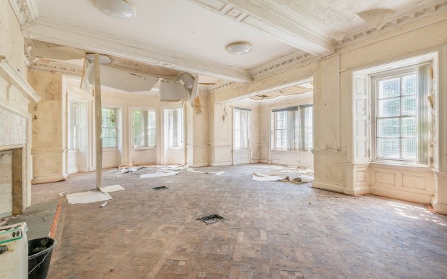 Kings Worthy House & Kings Worthy Court, London Road, Kings Worthy, Winchester, Hampshire, SO23 7QA 6