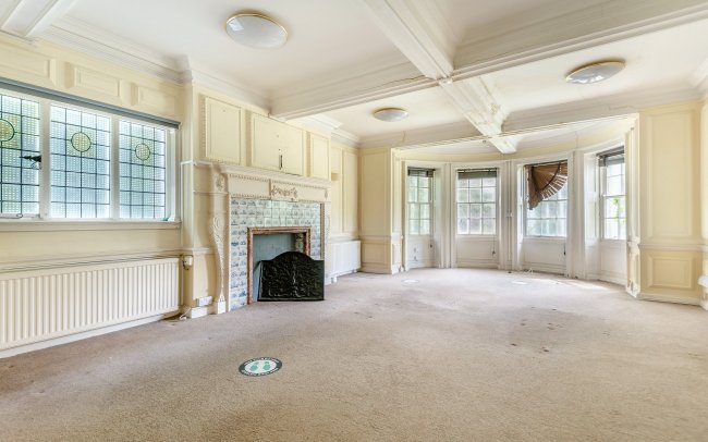 Kings Worthy House & Kings Worthy Court, London Road, Kings Worthy, Winchester, Hampshire, SO23 7QA 6