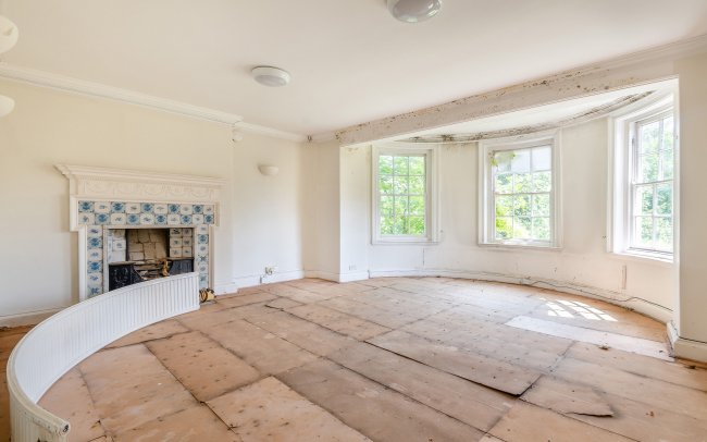 Kings Worthy House & Kings Worthy Court, London Road, Kings Worthy, Winchester, Hampshire, SO23 7QA 6