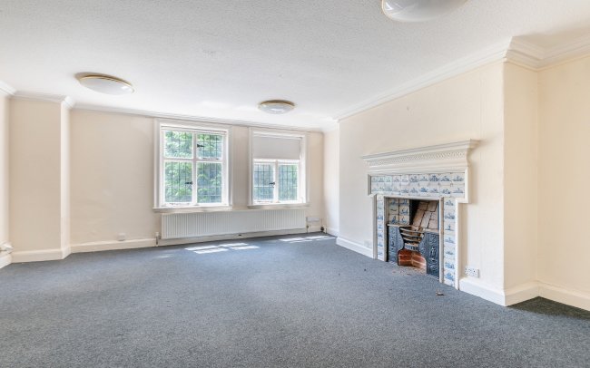 Kings Worthy House & Kings Worthy Court, London Road, Kings Worthy, Winchester, Hampshire, SO23 7QA 6