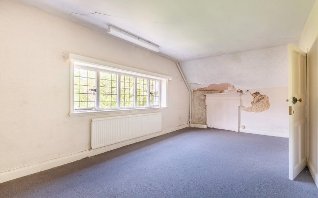 Kings Worthy House & Kings Worthy Court, London Road, Kings Worthy, Winchester, Hampshire, SO23 7QA 6