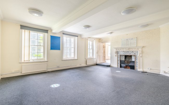 Kings Worthy House & Kings Worthy Court, London Road, Kings Worthy, Winchester, Hampshire, SO23 7QA 6