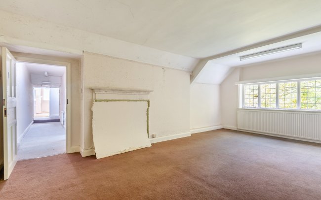 Kings Worthy House & Kings Worthy Court, London Road, Kings Worthy, Winchester, Hampshire, SO23 7QA 6