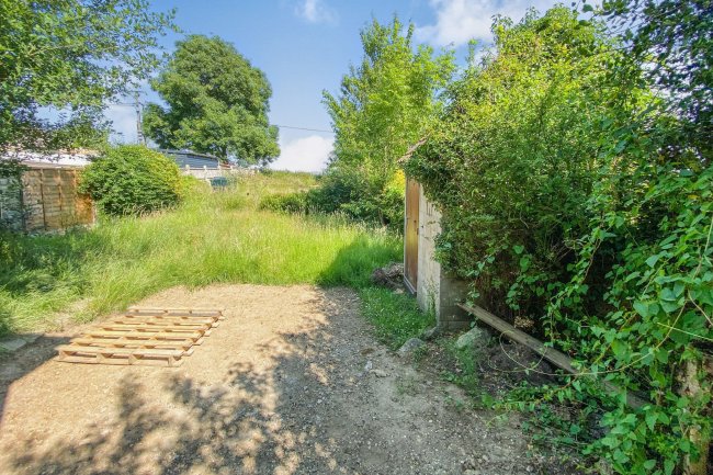 3 Seagry Hill, Sutton Benger, Wiltshire, SN15 4SA 8