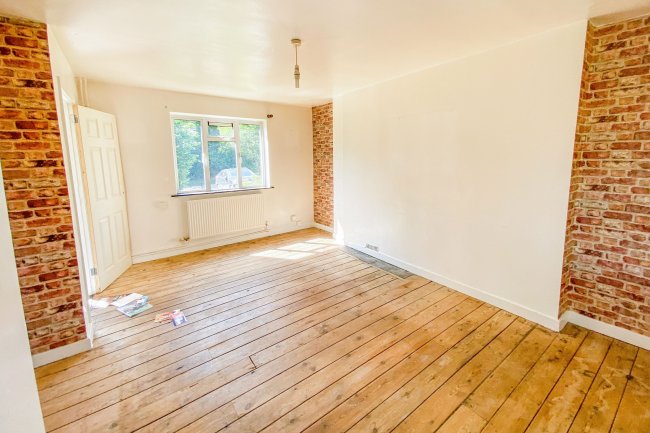 3 Seagry Hill, Sutton Benger, Wiltshire, SN15 4SA 8