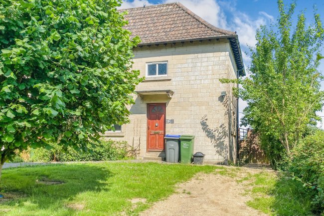3 Seagry Hill, Sutton Benger, Wiltshire, SN15 4SA 8