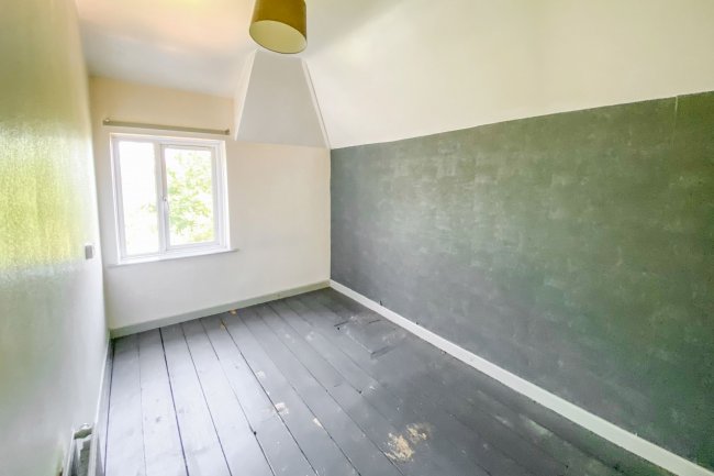 3 Seagry Hill, Sutton Benger, Wiltshire, SN15 4SA 8