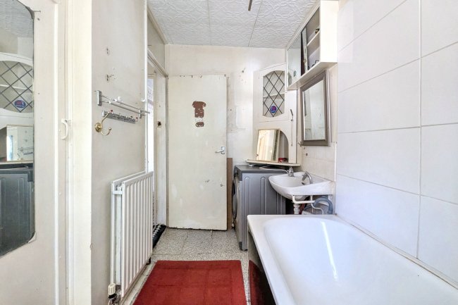 4 Brutus Court, Cottington Close, Kennington, London, SE11 4SD 2