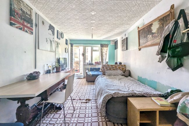 4 Brutus Court, Cottington Close, Kennington, London, SE11 4SD 2