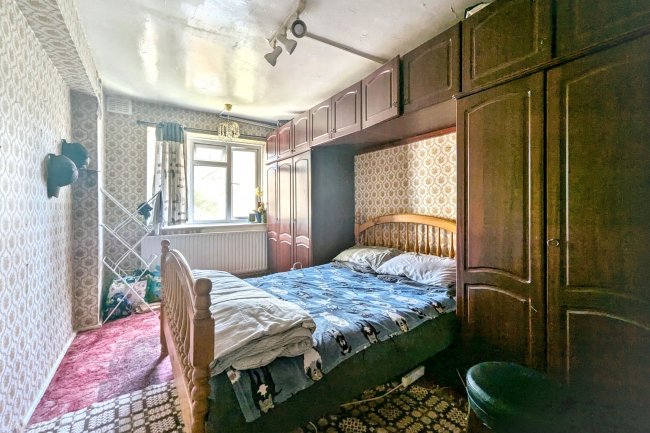 4 Brutus Court, Cottington Close, Kennington, London, SE11 4SD 2