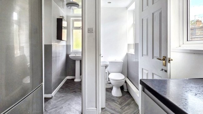 9 Victoria Street, Reading, Berkshire, RG1 4NQ 4