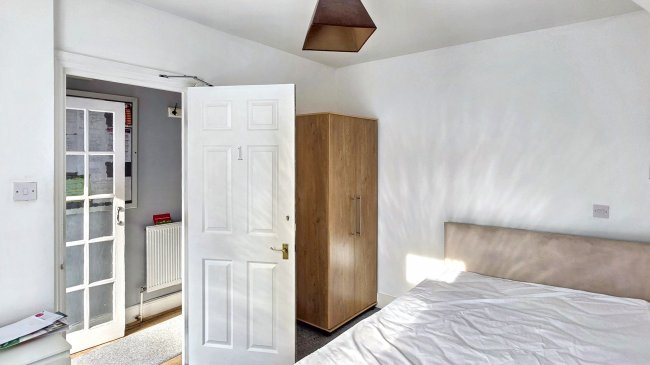 9 Victoria Street, Reading, Berkshire, RG1 4NQ 4