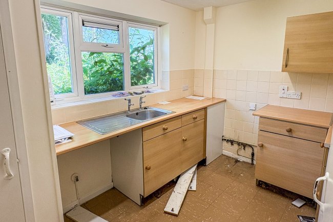 18B The Peak, Purton, Wiltshire, SN5 4AT 7