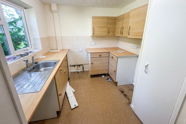 18B The Peak, Purton, Wiltshire, SN5 4AT 7