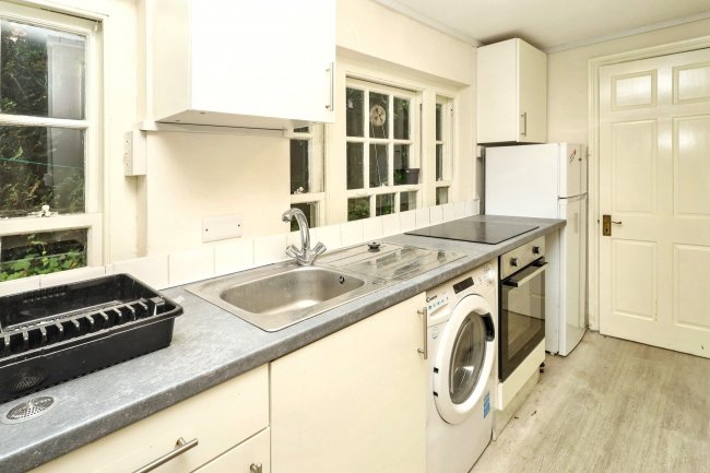 The Lodge, Corringham Court, Corringham Road, London NW11 7BU 3