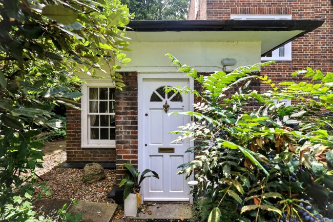 The Lodge, Corringham Court, Corringham Road, London NW11 7BU 3