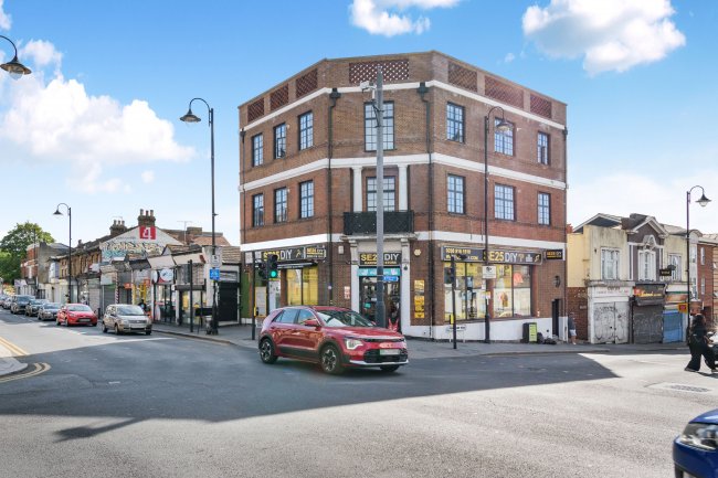 Flats 1-4, 63 High Street, South Norwood, London SE25 6EF 8