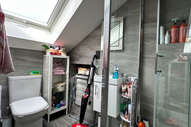 20 Church Terrace, London NW4 4JU 9