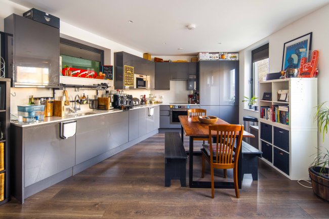 208 Cassland Road, London E9 5AJ 2