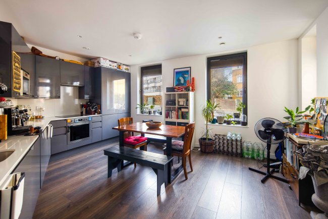 208 Cassland Road, London E9 5AJ 2