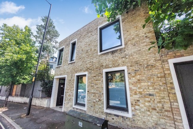 208 Cassland Road, London E9 5AJ 2