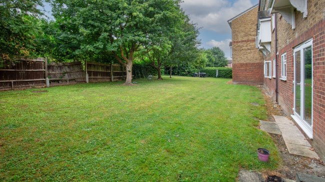 14 Sterry House, Stirling Close, Rainham, Essex, RM13 9NQ 9