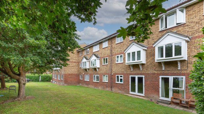 14 Sterry House, Stirling Close, Rainham, Essex, RM13 9NQ 9