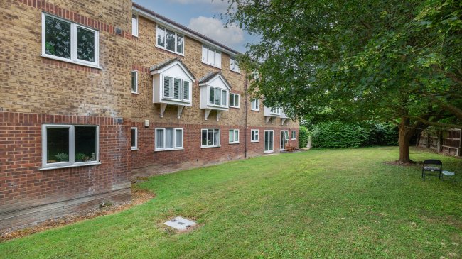 14 Sterry House, Stirling Close, Rainham, Essex, RM13 9NQ 9