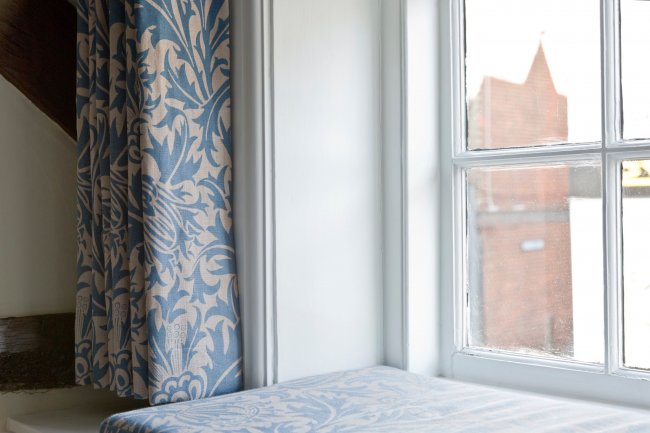 The Old Drum, 16 Chapel St, Petersfield GU32 3DP 2