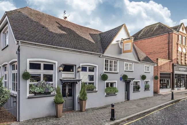 The Old Drum, 16 Chapel St, Petersfield GU32 3DP 2