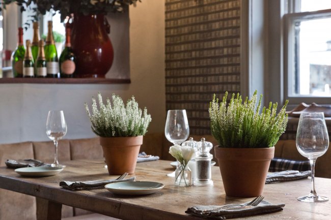 The Old Drum, 16 Chapel St, Petersfield GU32 3DP 2