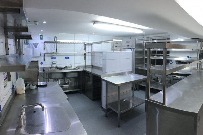 The Old Drum, 16 Chapel St, Petersfield GU32 3DP 2