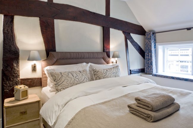 The Old Drum, 16 Chapel St, Petersfield GU32 3DP 2